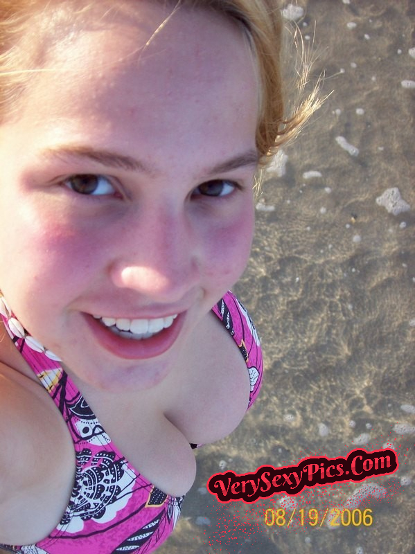 Juicy Downblouse Tits