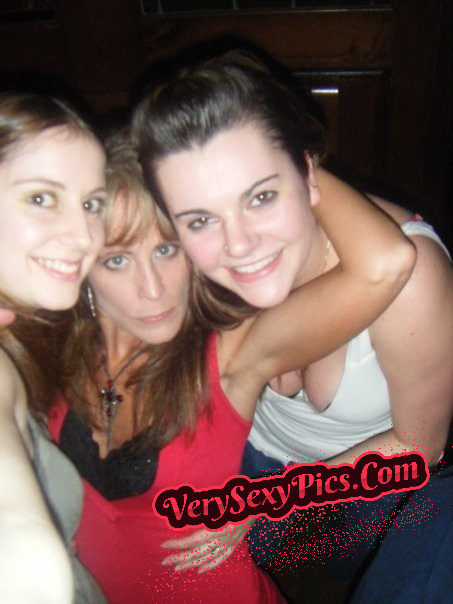 Juicy Downblouse Tits