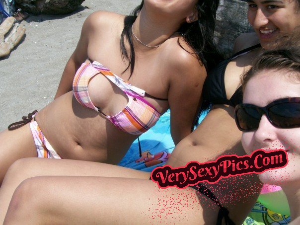 Juicy Downblouse Tits