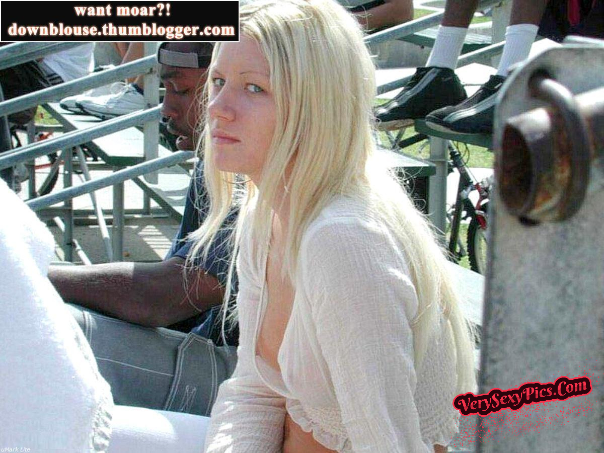 Juicy Downblouse Tits