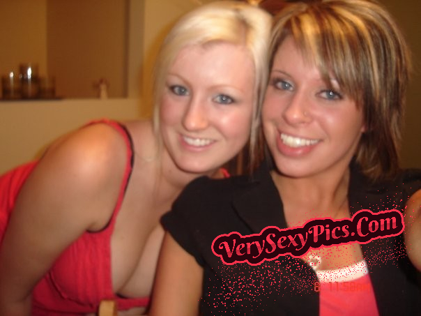 Juicy Downblouse Tits