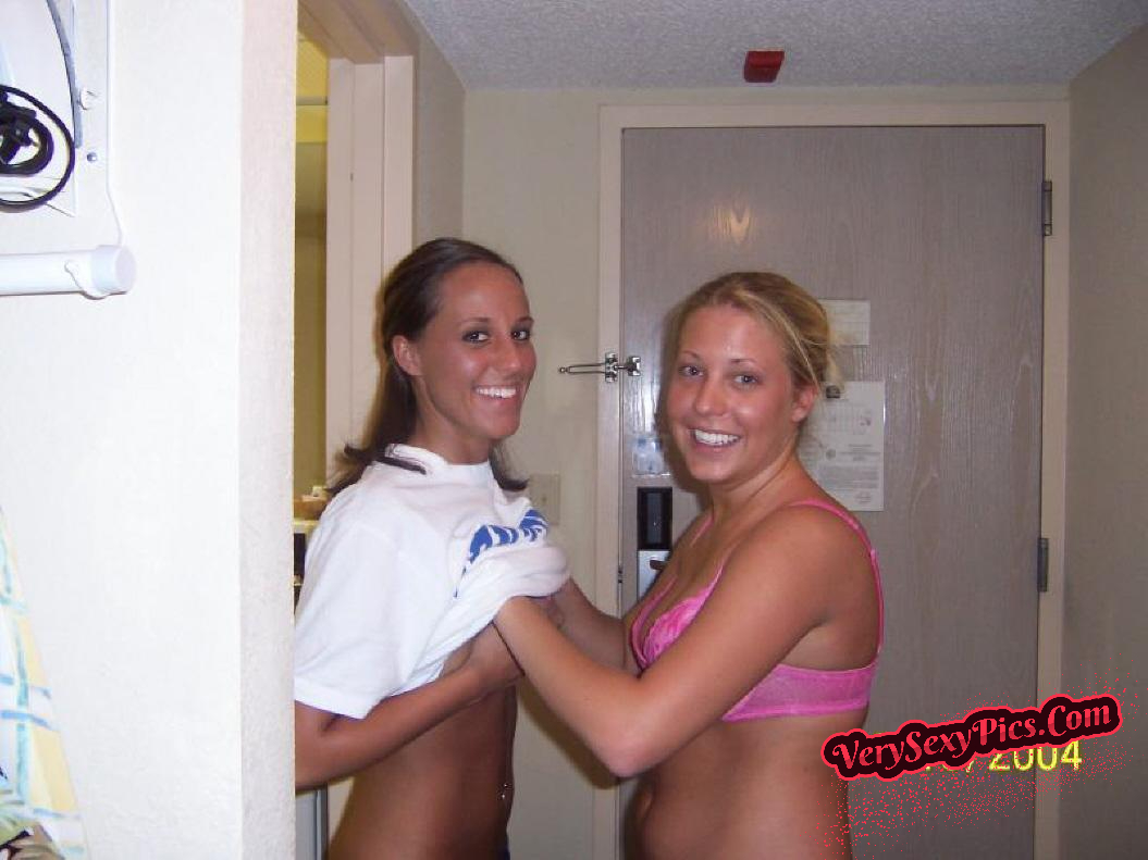 Juicy Downblouse Tits