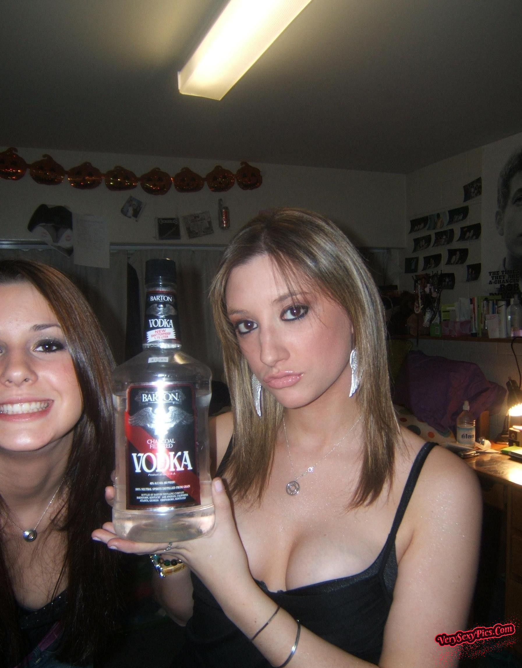 Juicy Downblouse Tits