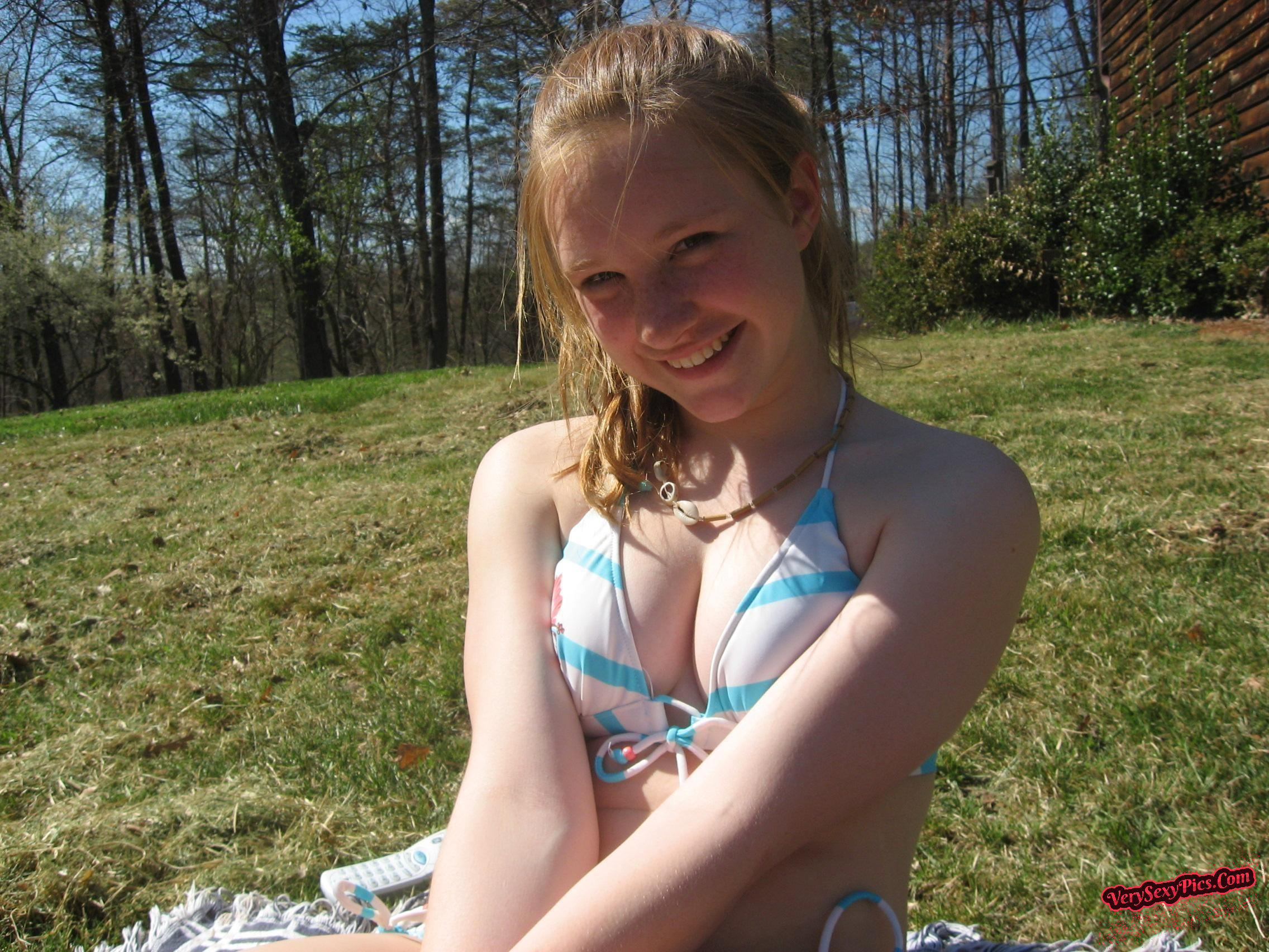 Juicy Downblouse Tits