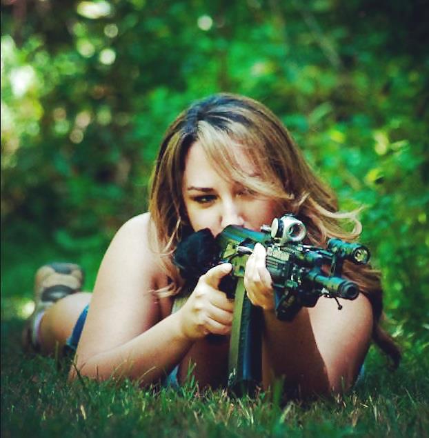 Chicks & Guns 20