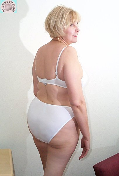 DOMINIQUE BLONDE 56 ANS