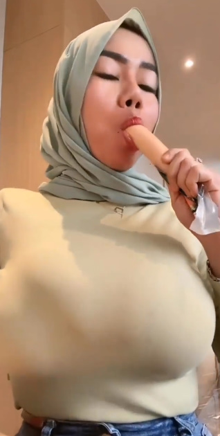 Big hijabs