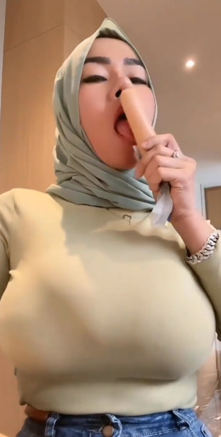 Big hijabs