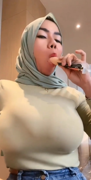 Big hijabs