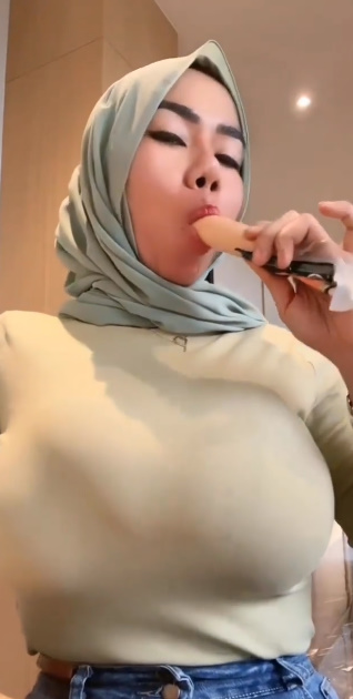 Big hijabs