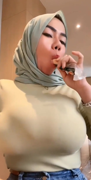 Big hijabs