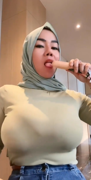 Big hijabs