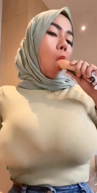 Big hijabs