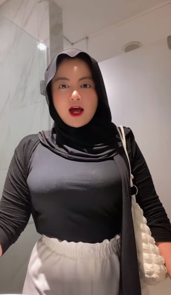 Big hijabs 2