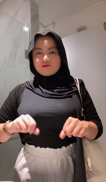 Big hijabs 2