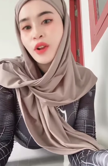Big hijabs 2