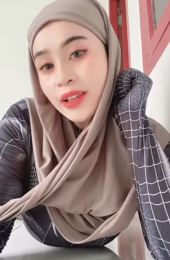 Big hijabs 2