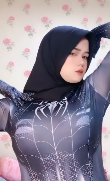 Big hijabs 2