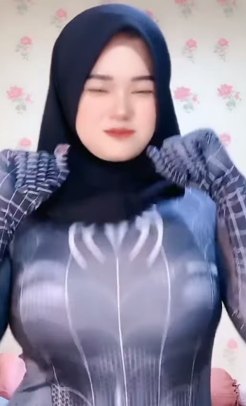 Big hijabs 2