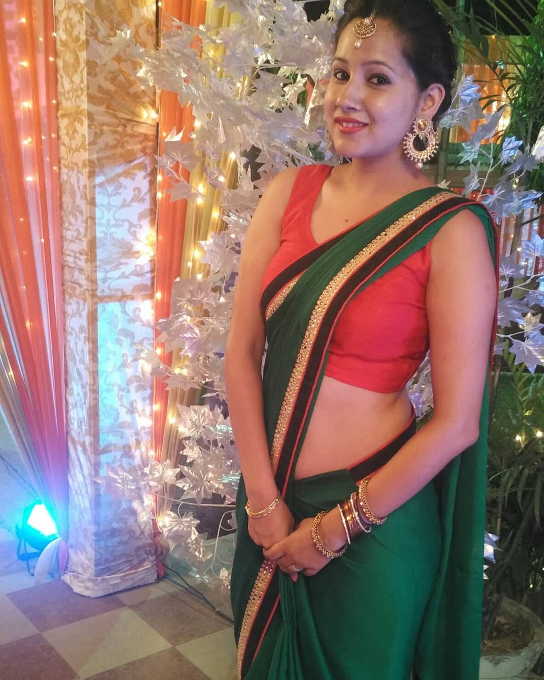 PRIYA HOT