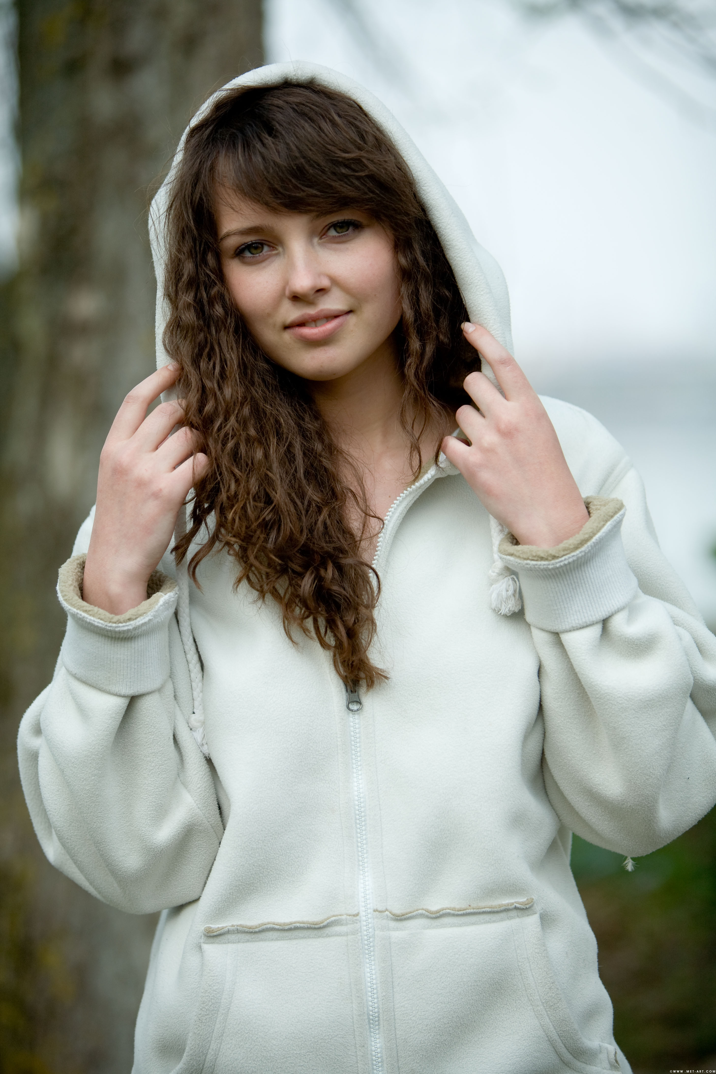 2009-06-25 [Met-Art] Ksucha B - Presenting