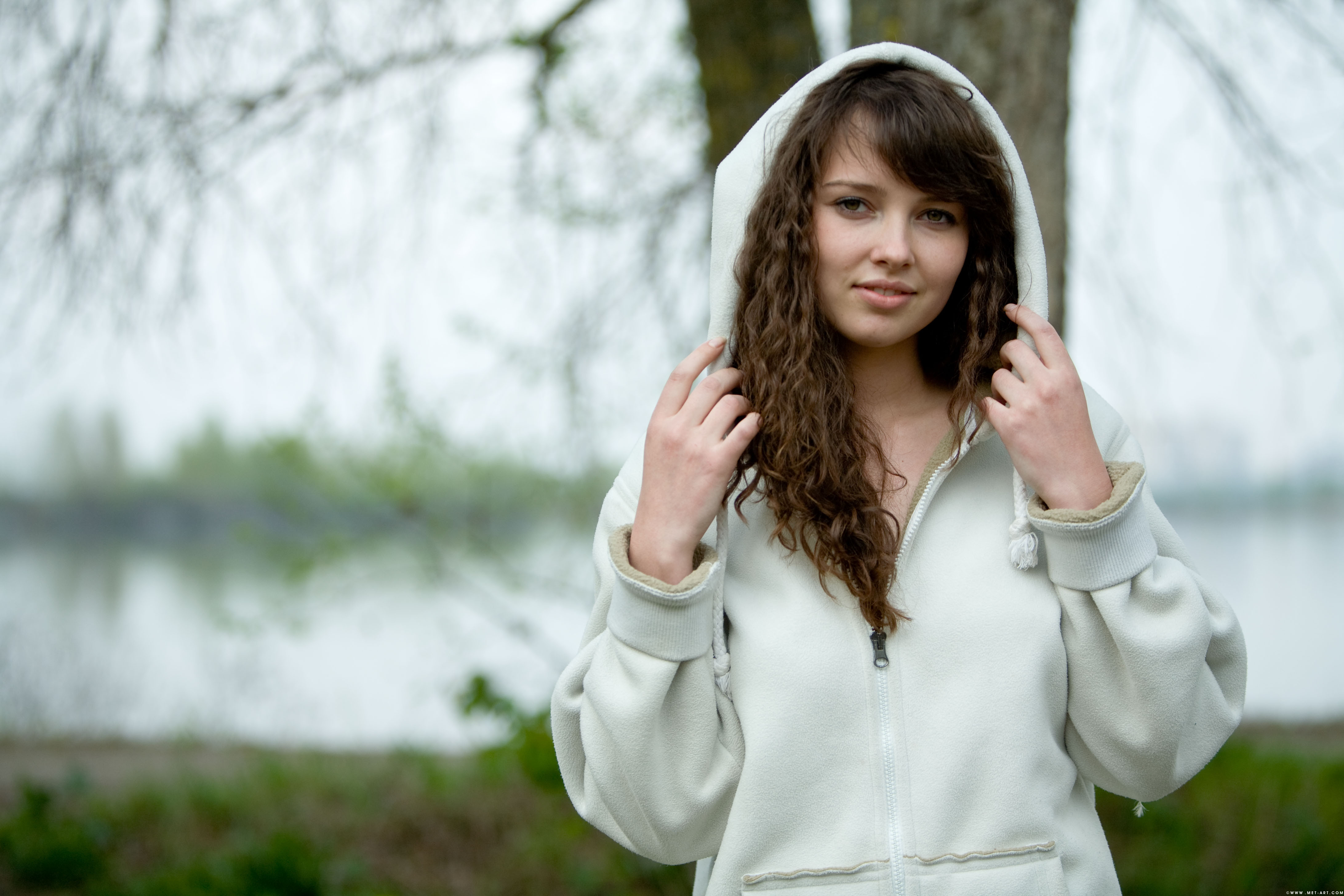 2009-06-25 [Met-Art] Ksucha B - Presenting