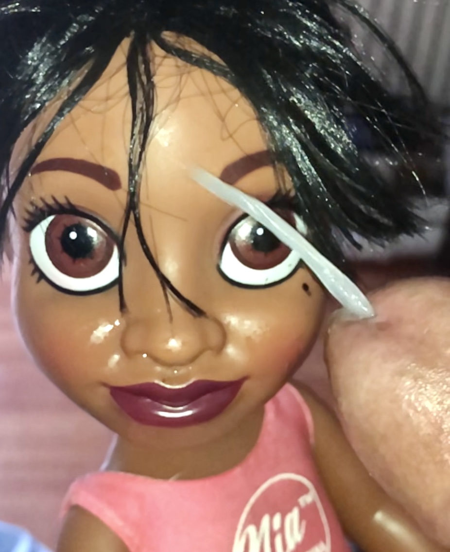 Smelly secondhand store Doll