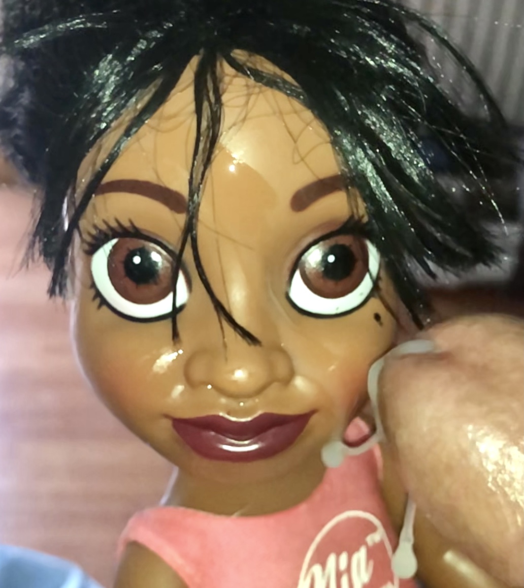 Smelly secondhand store Doll