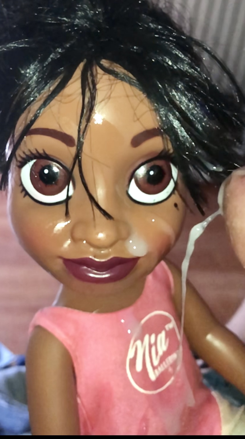 Smelly secondhand store Doll