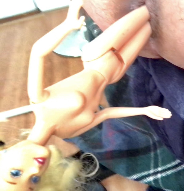 Final goodbye smelly secondhand store Dolls