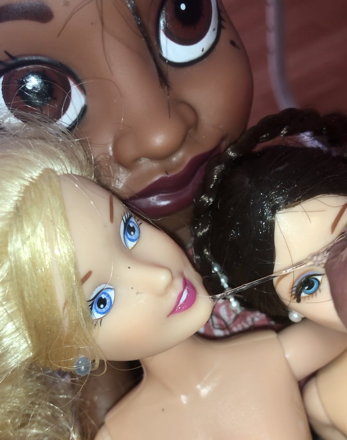 Final goodbye smelly secondhand store Dolls