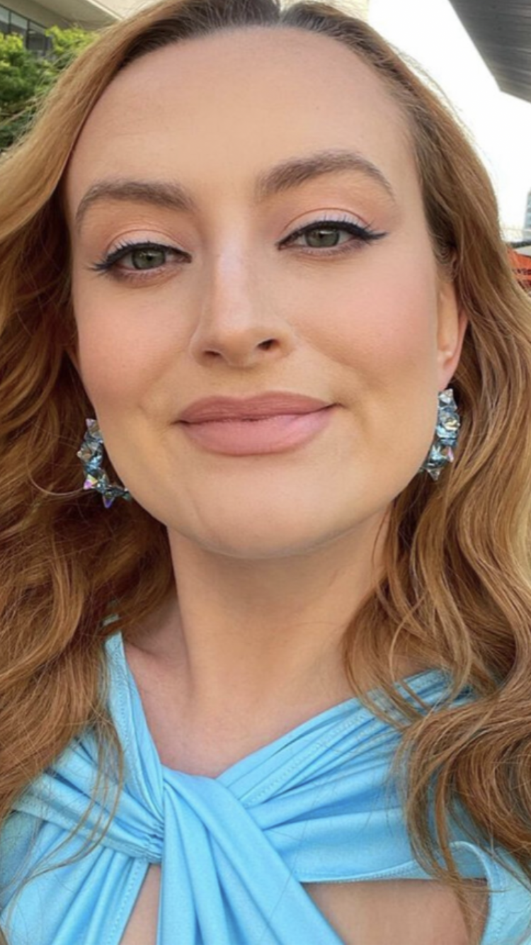 amelia dimoldenberg Hot pics