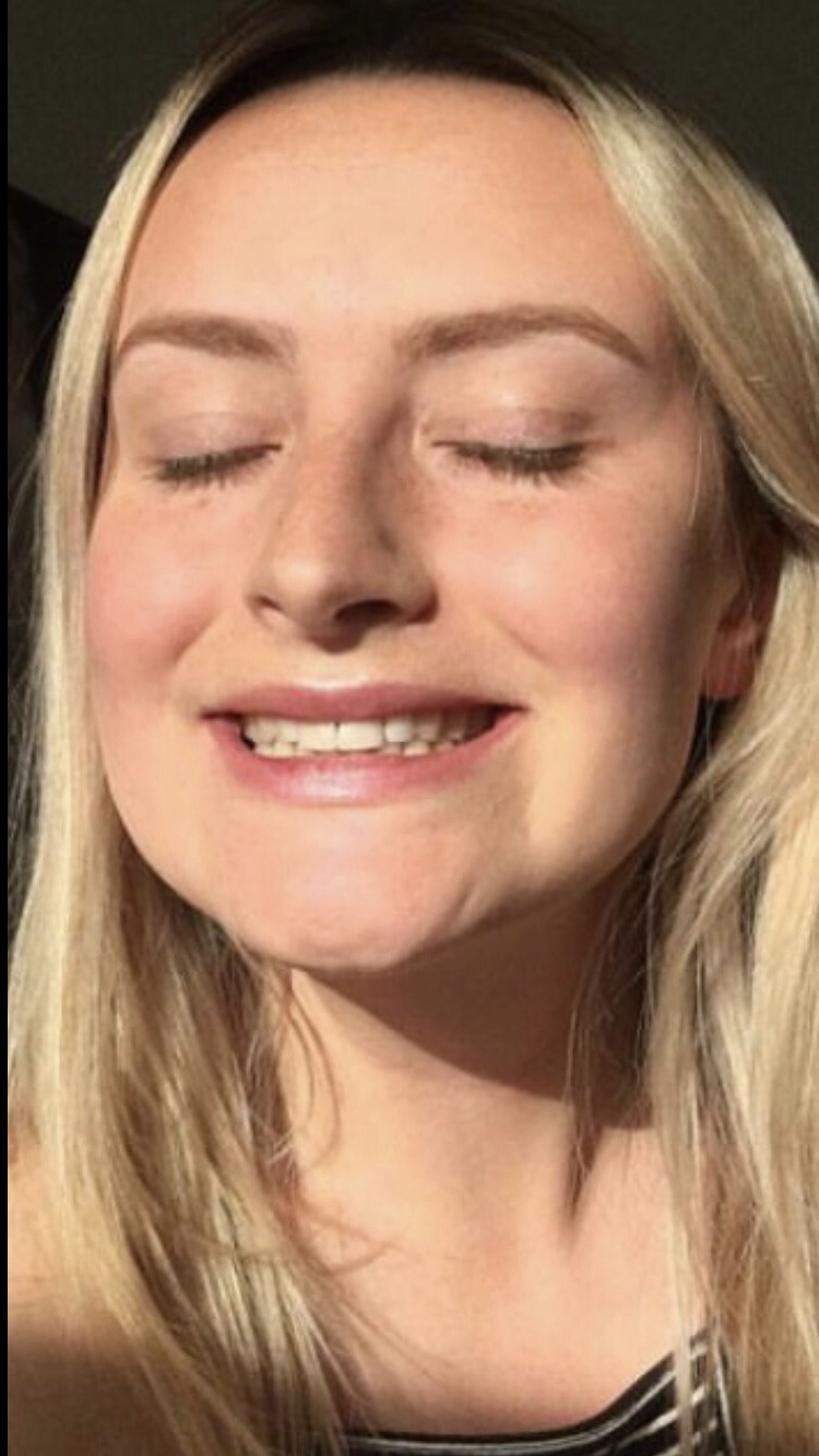 amelia dimoldenberg Hot pics