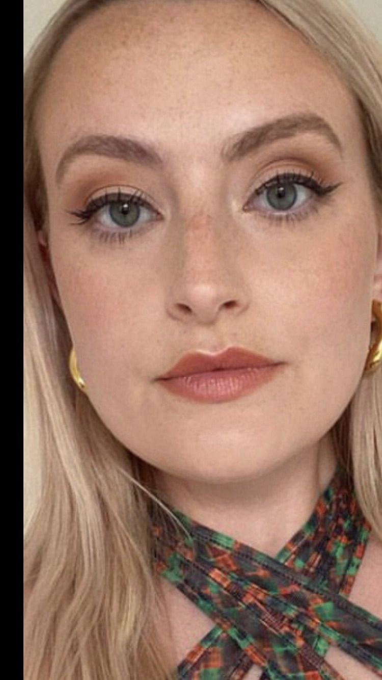 amelia dimoldenberg Hot pics