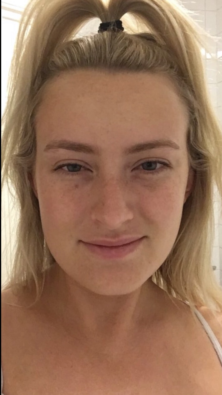 amelia dimoldenberg Hot pics