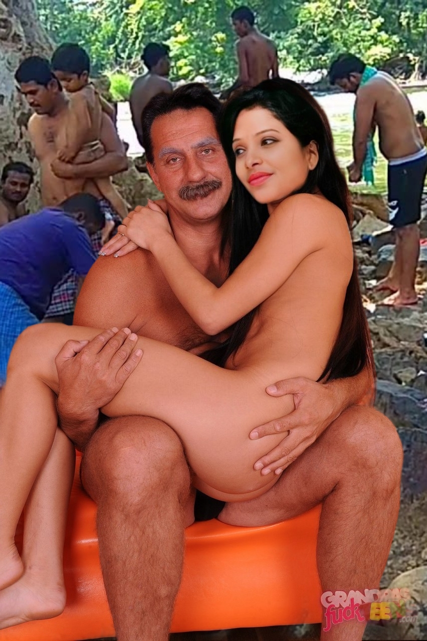 Suriya Tamil Girl Nude in Public, Tamil Prostitute Nude Ass