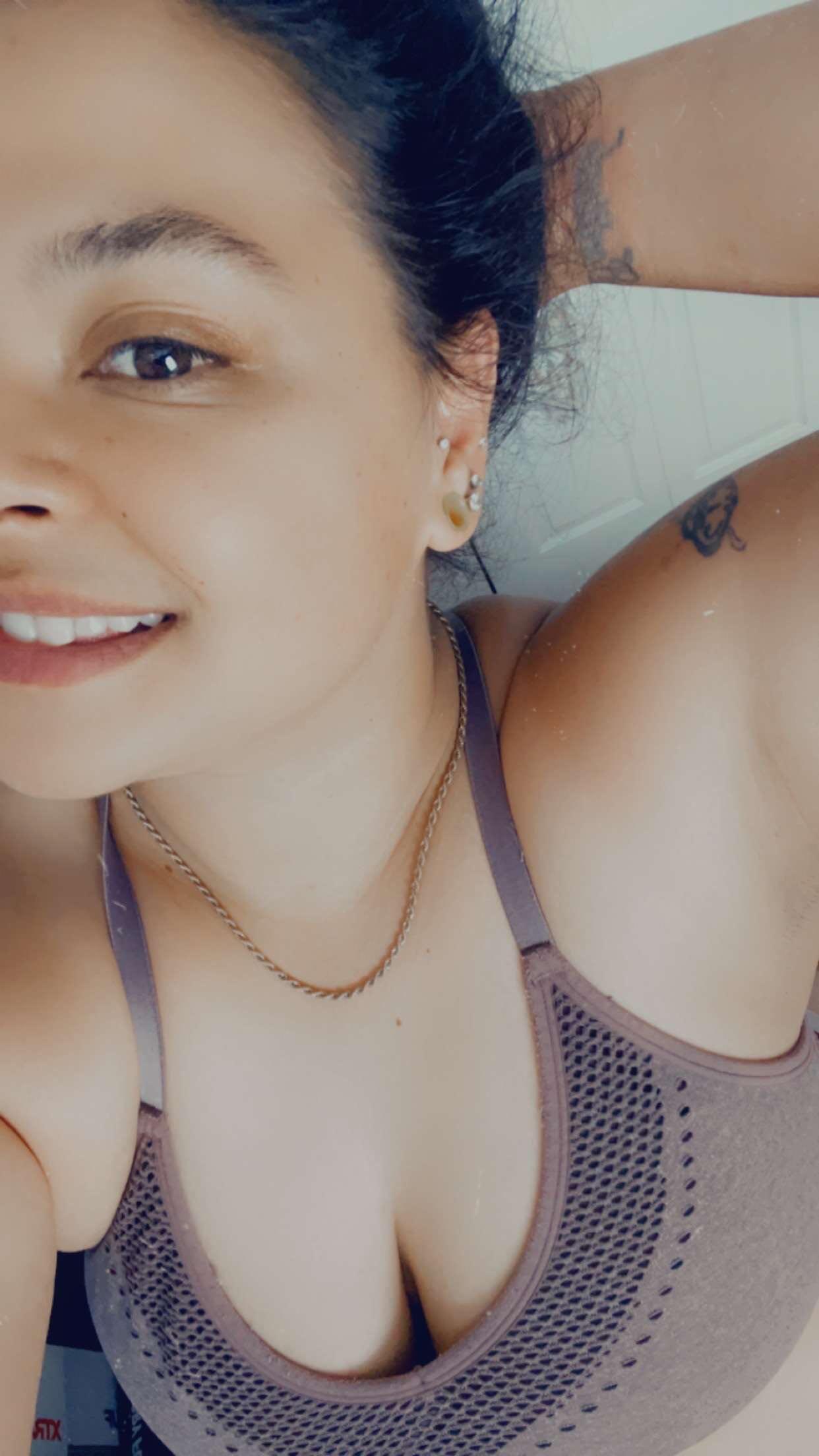 Chubby saggy tits Cinnamon