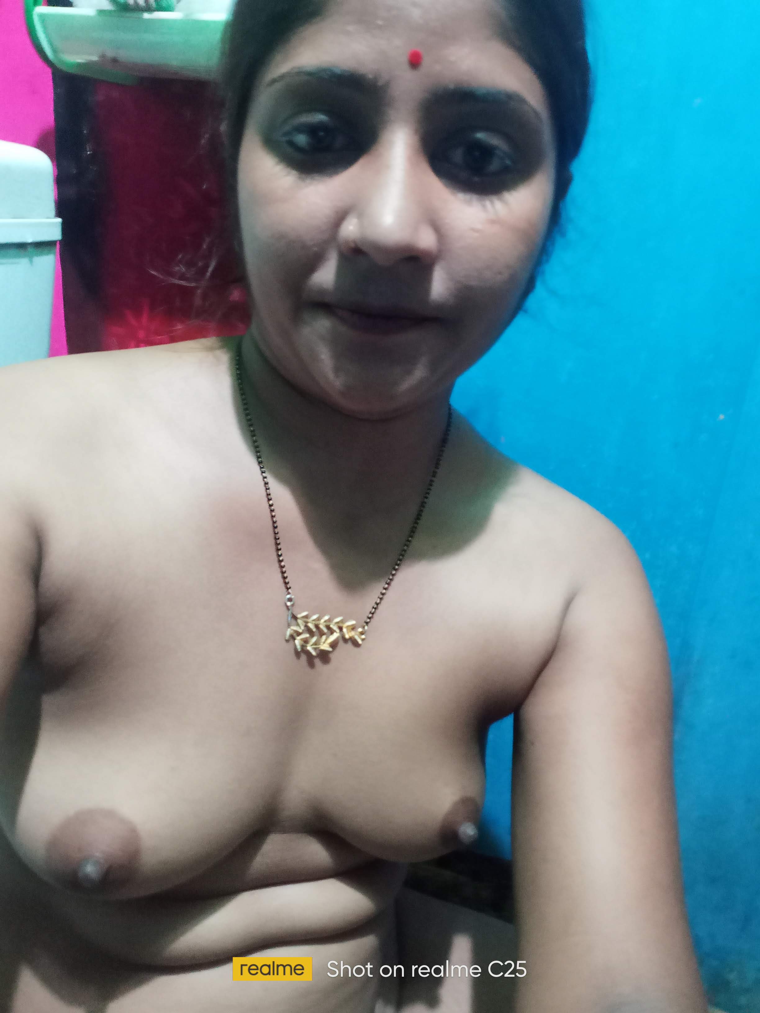 Indian sexy boudi (1 pictures) - Shooshtime