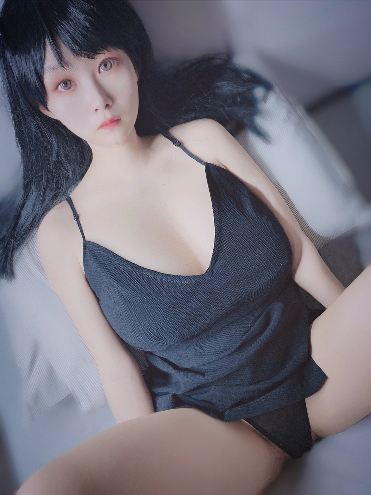 Chicks Spreading It 24