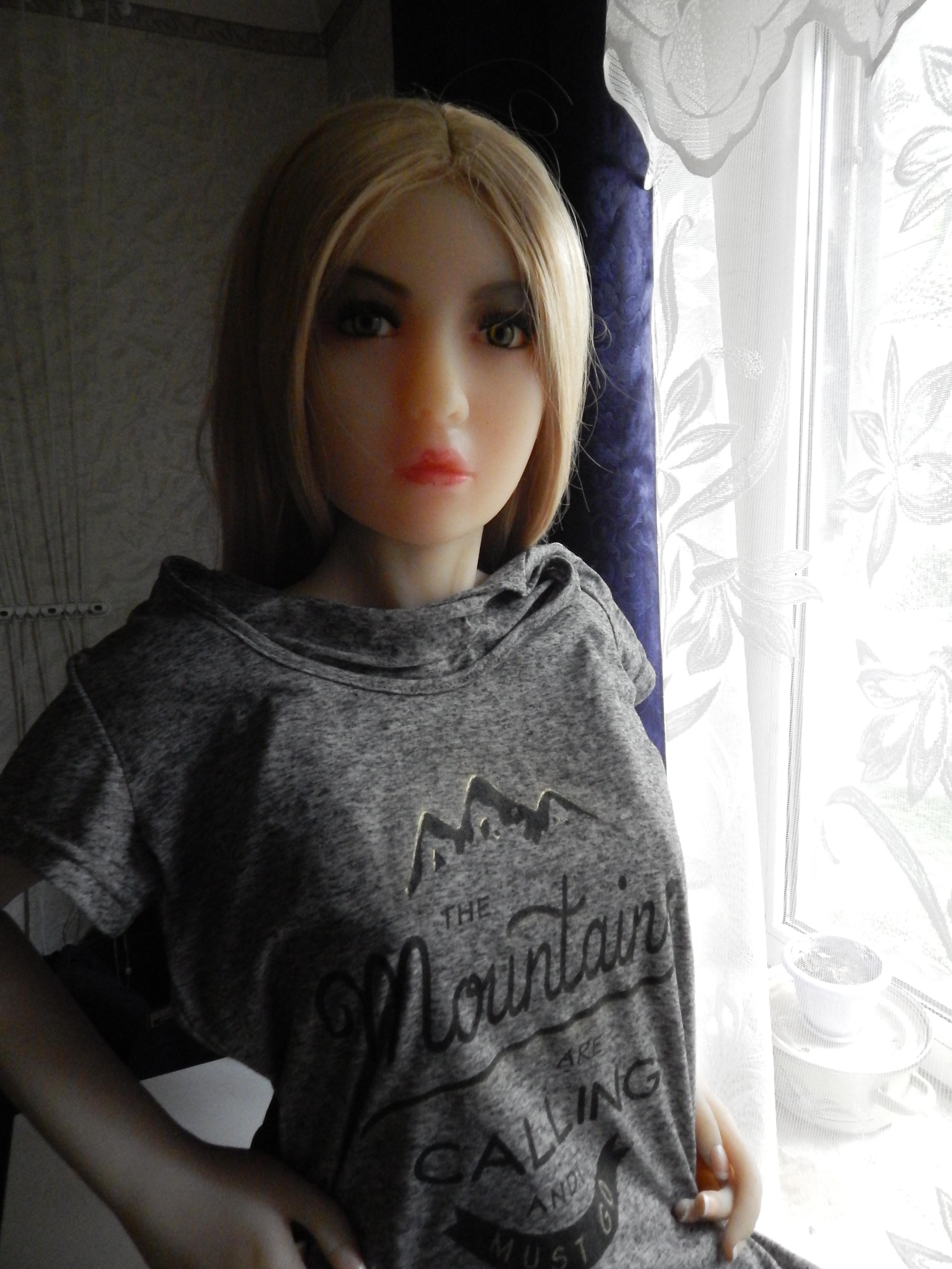 Lia's dressing up. (some GIFs)