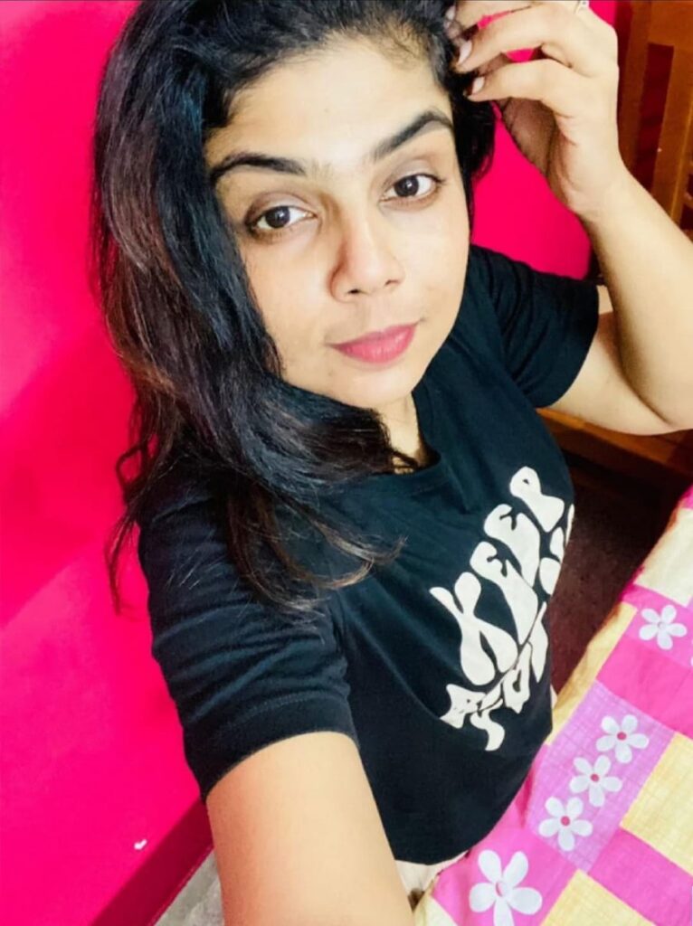 Muslim Slut Showing Big Boobs