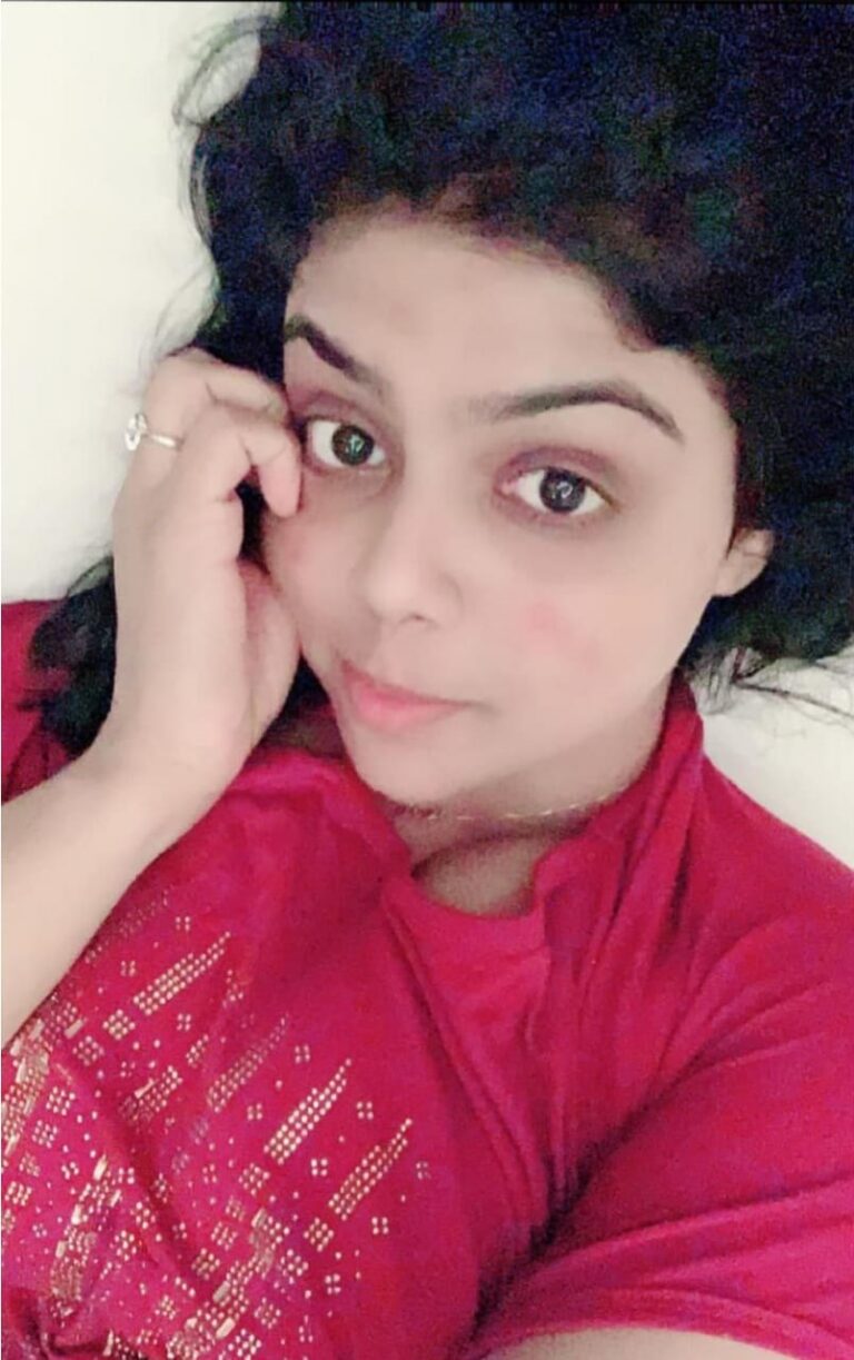 Muslim Slut Showing Big Boobs