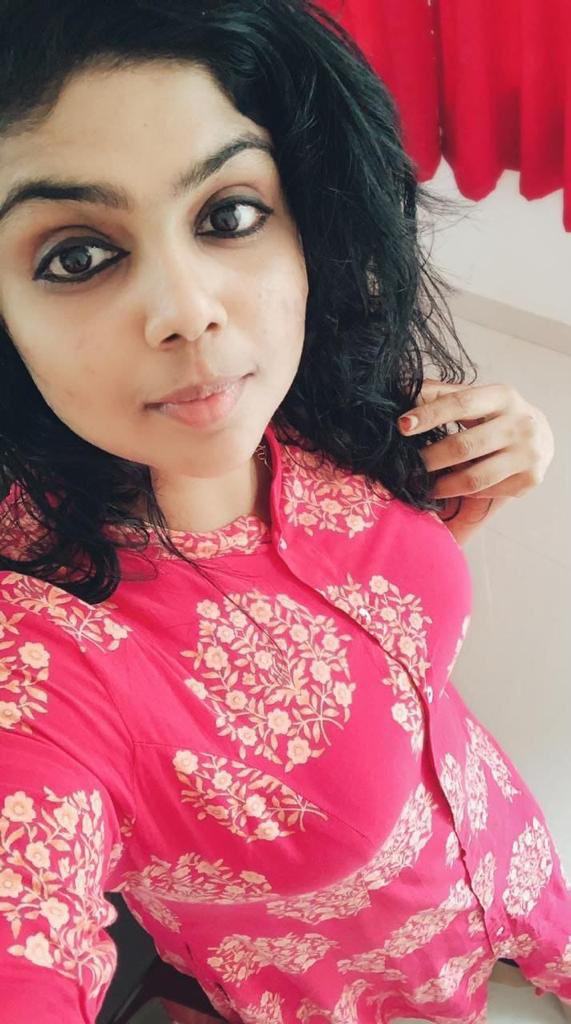 Muslim Slut Showing Big Boobs