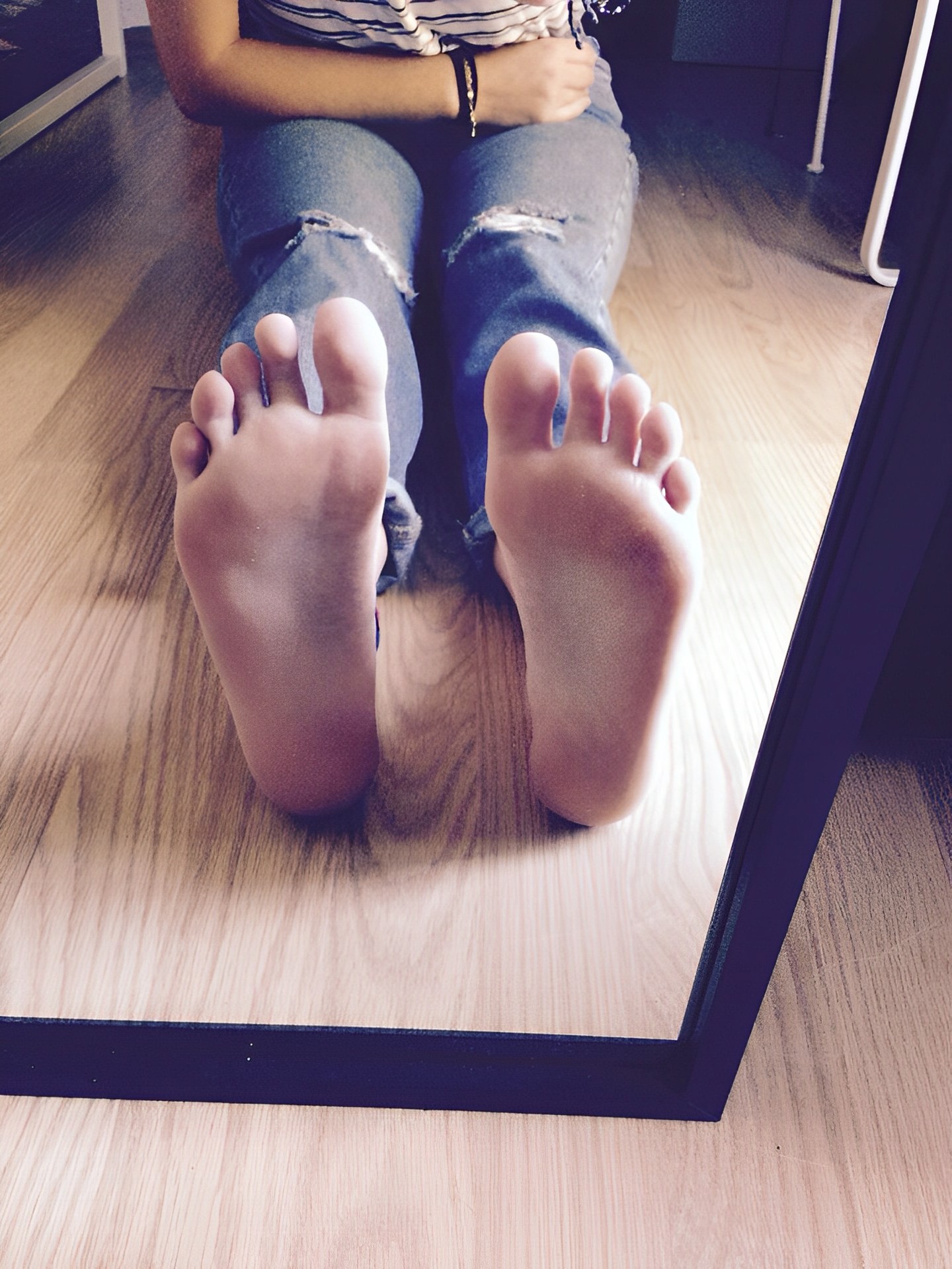 Like if u want to lick her soft soles