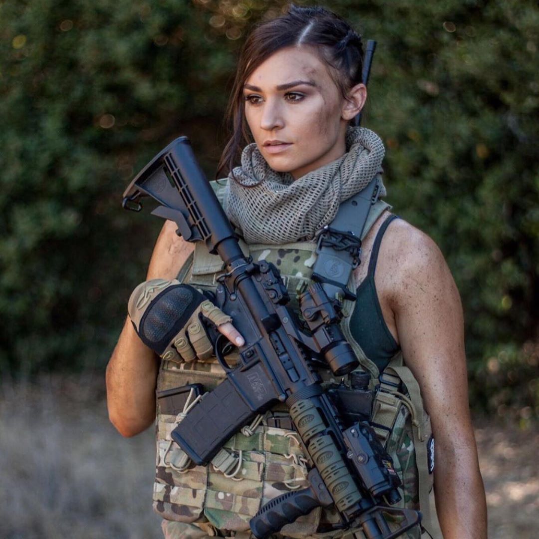 Chicks & Guns 25