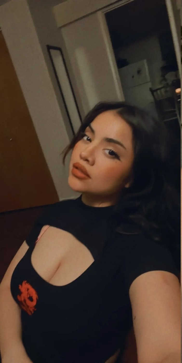 Lizmes Huge Natural Latina Tits