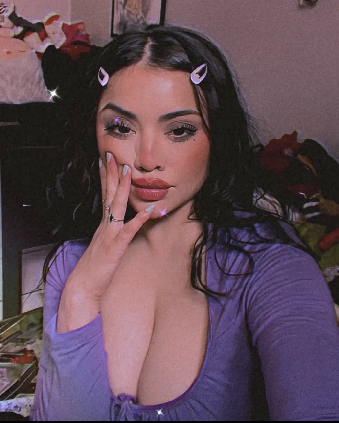 Lizmes Huge Natural Latina Tits