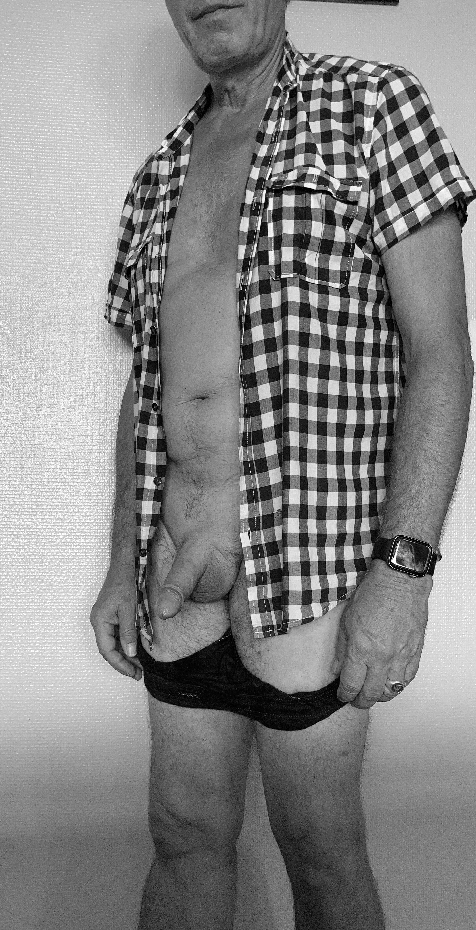 Summery naked black and color renderings that express body f