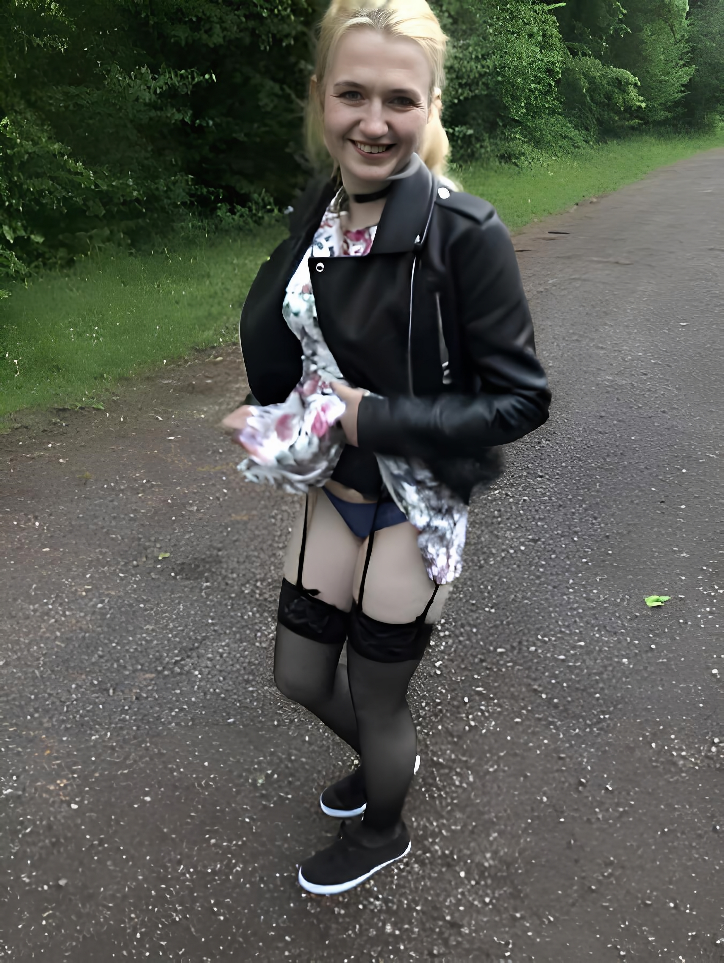 Cute cumslut Selina Schneider