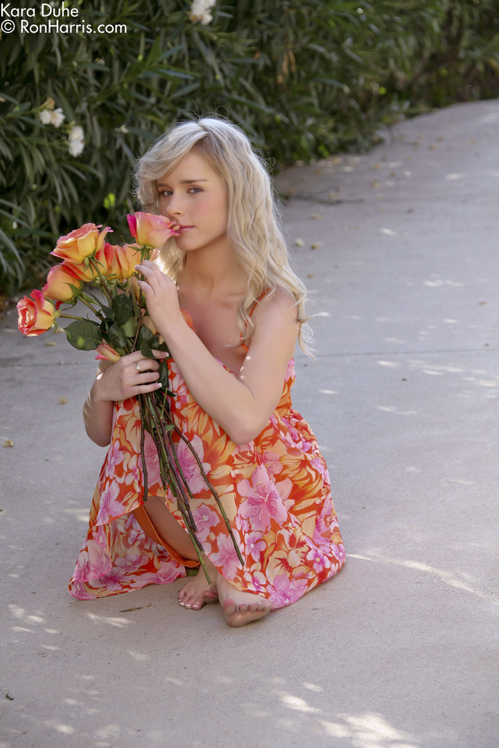 Katy D opens her vagina 4